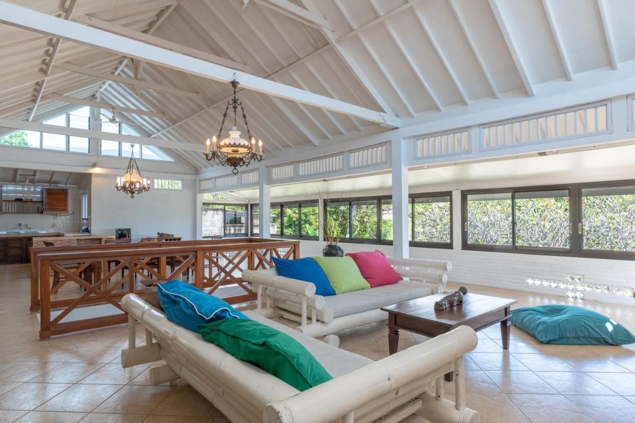 Villa Dinding Batu Singaraja Esterno foto
