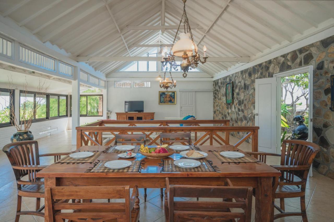 Villa Dinding Batu Singaraja Esterno foto