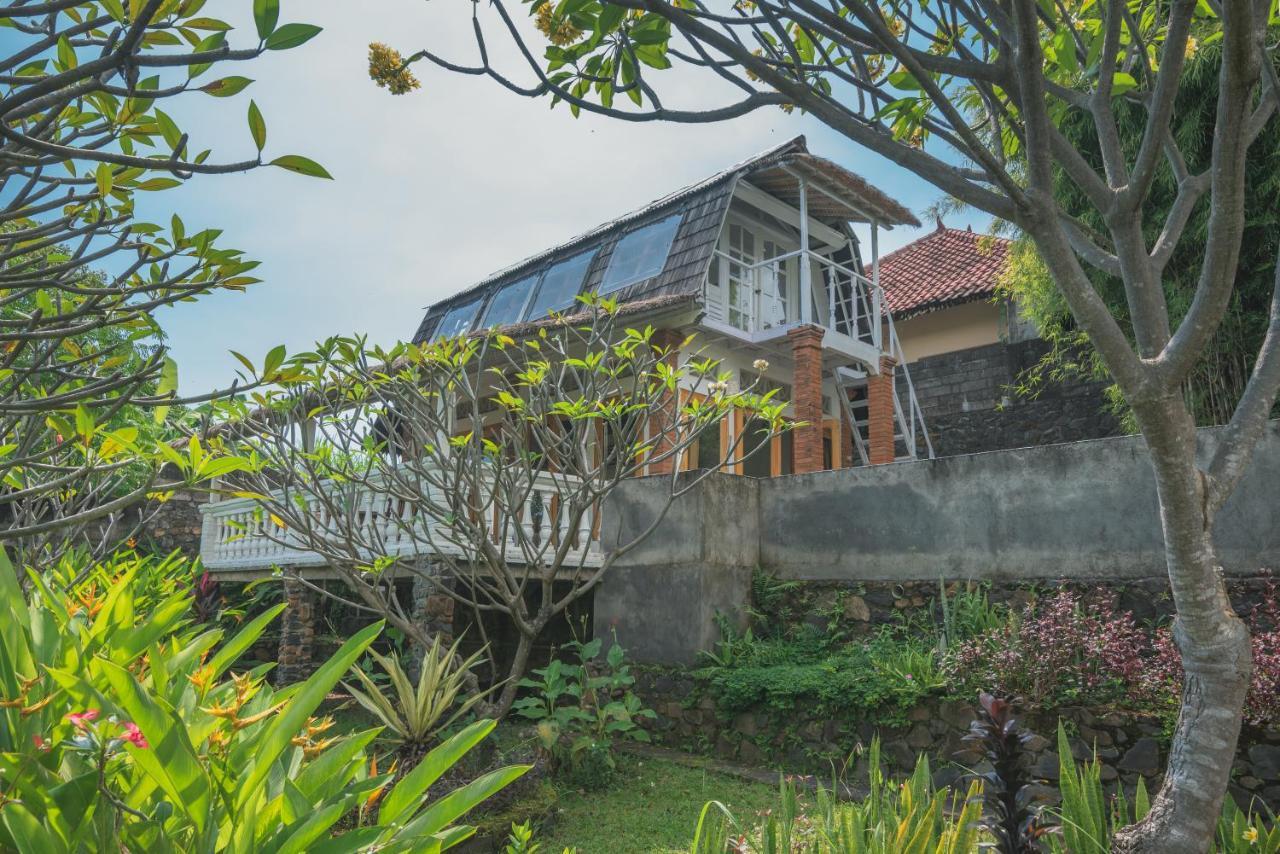 Villa Dinding Batu Singaraja Esterno foto