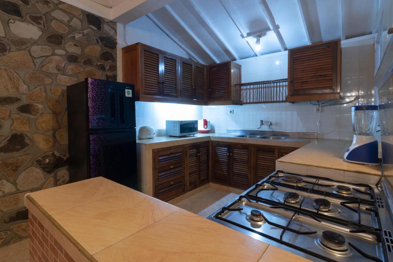 Villa Dinding Batu Singaraja Esterno foto