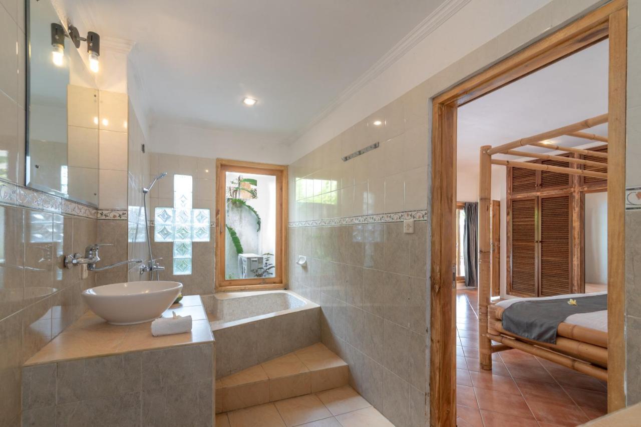 Villa Dinding Batu Singaraja Esterno foto