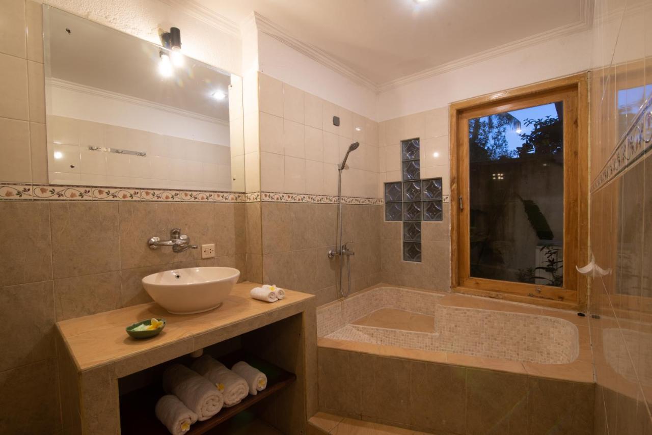 Villa Dinding Batu Singaraja Esterno foto