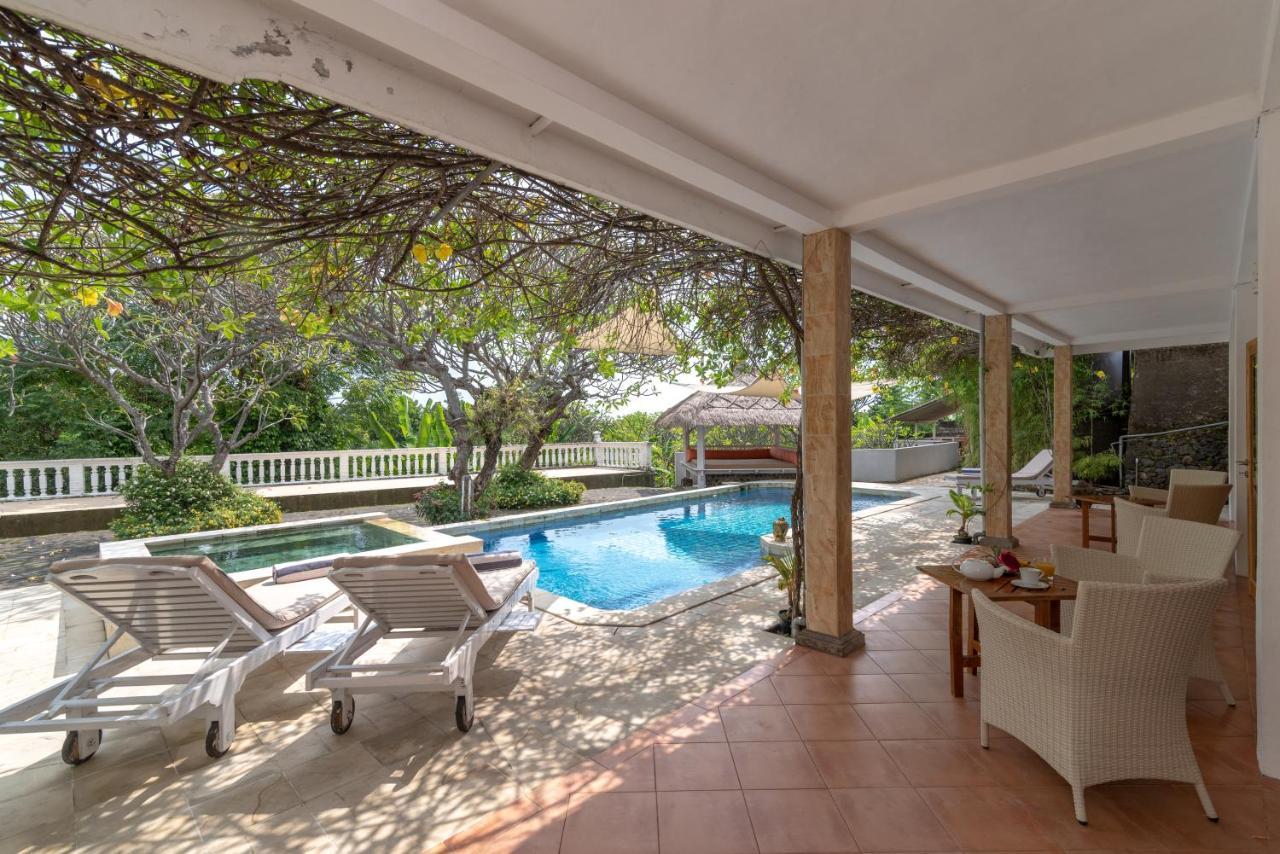 Villa Dinding Batu Singaraja Esterno foto