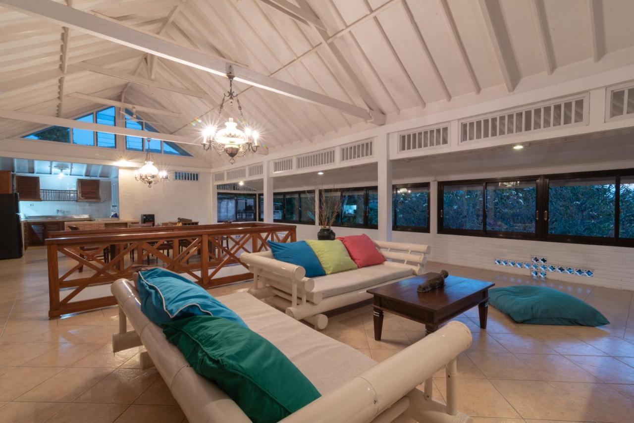 Villa Dinding Batu Singaraja Esterno foto