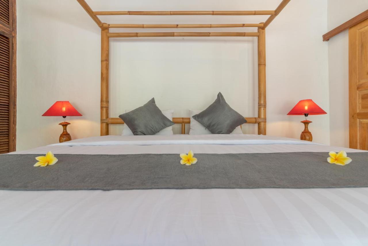 Villa Dinding Batu Singaraja Esterno foto