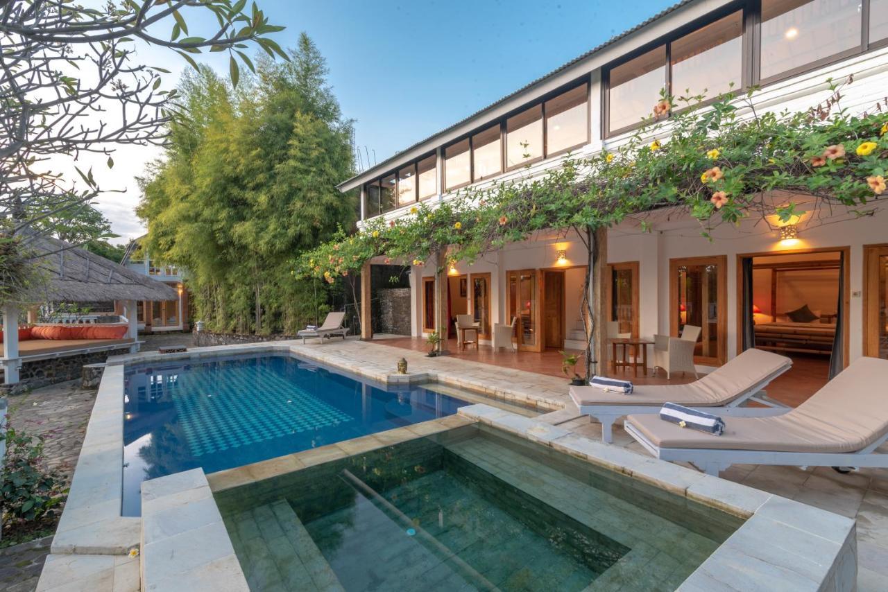 Villa Dinding Batu Singaraja Esterno foto