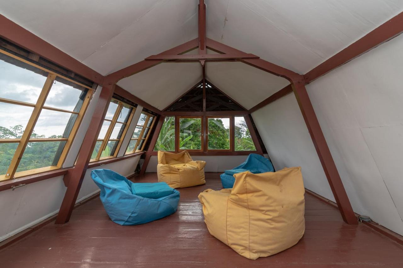 Villa Dinding Batu Singaraja Esterno foto
