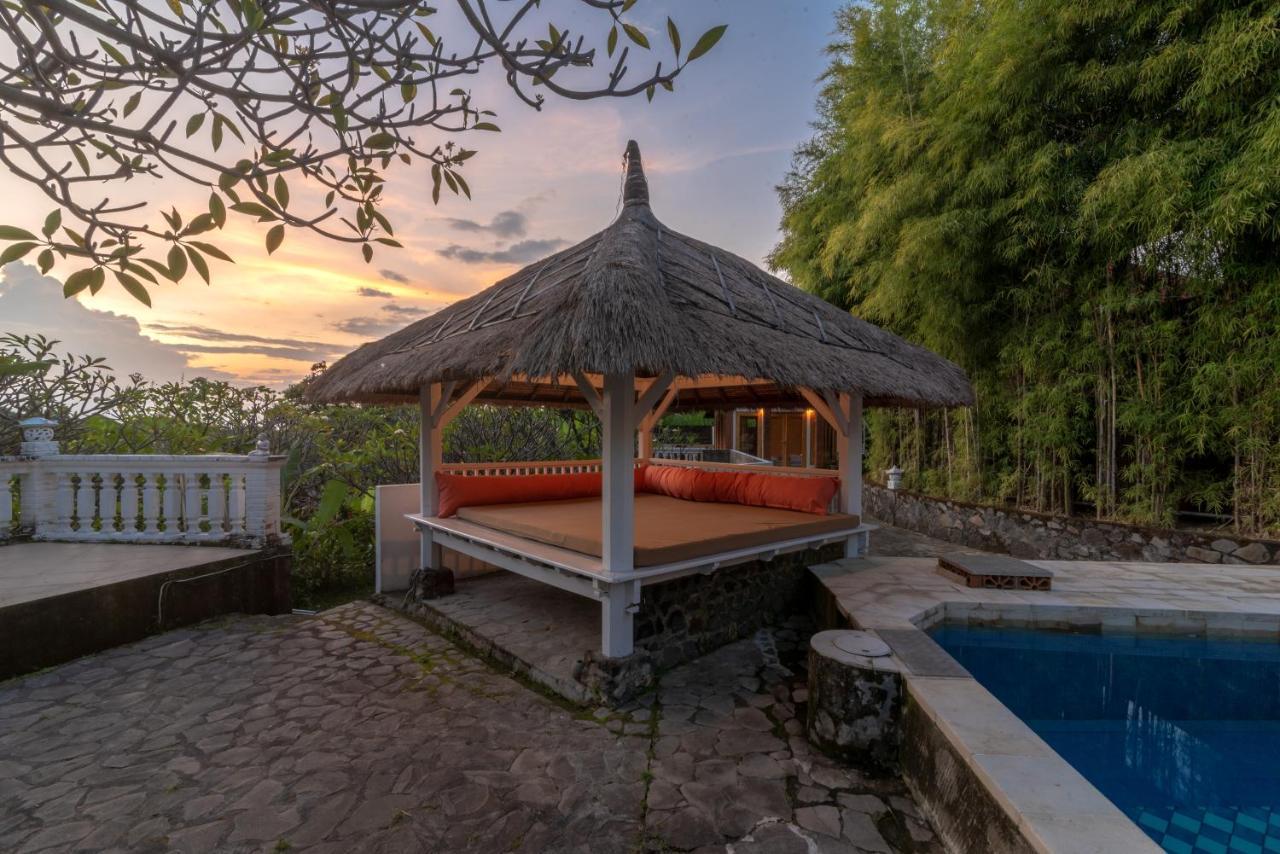 Villa Dinding Batu Singaraja Esterno foto