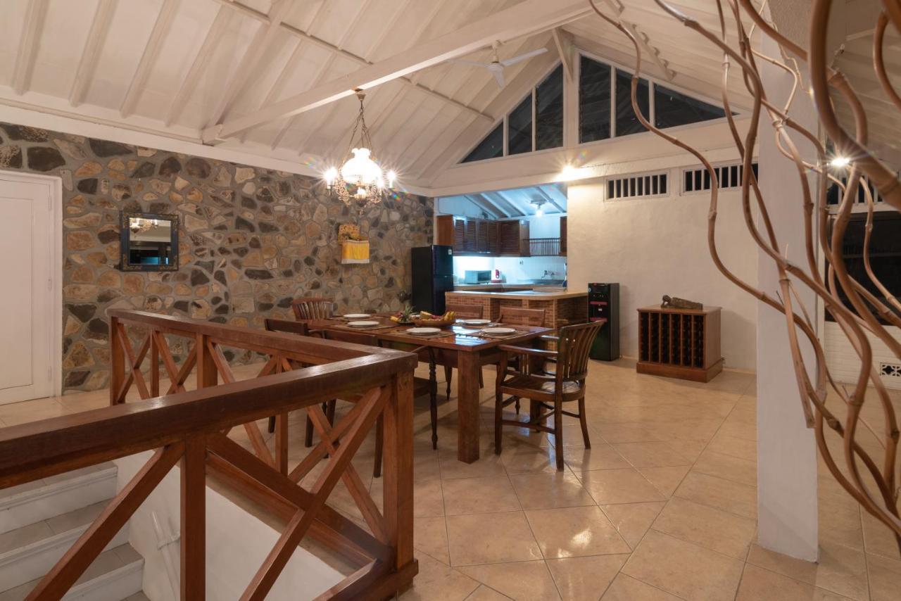 Villa Dinding Batu Singaraja Esterno foto