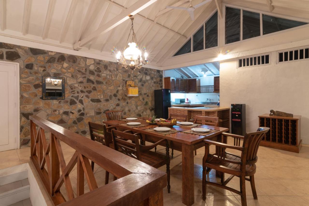 Villa Dinding Batu Singaraja Esterno foto